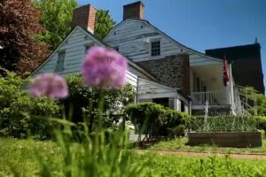 Manhattan's last farmhouse survived war, occupation and 250 years of change