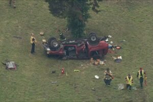 Car slams into tree along I-295 in Logan Twp., New Jersey