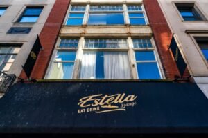 5 arrested after fights in downtown Boston restaurant