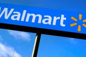 Man arrested after allegedly leaving child in hot car at Mass. Walmart