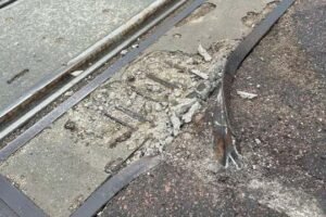 Canton: 5th Street westbound lane closed due to hazard