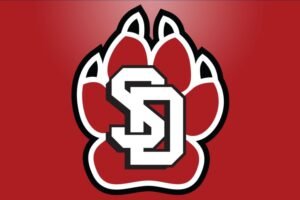 USD's Harland finishes top ten in NCAA Pole Vault