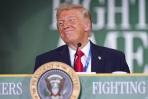 Trump administration warns more than 500 hospitals to provide more price information or face fines