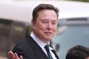 Elon Musk could become the world's first trillionaire with SpaceX's IPO