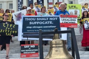 Alabama seeks to execute man by lethal injection after court ruled against nitrogen method