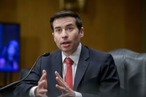 US tells states to deal with unemployment fraud - or face penalties