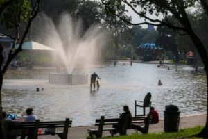 Expect some ‘toasty’ days ahead, say meteorologists