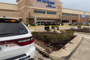 2 men injured after shots fired inside Kroger in NW Harris County, Pct. 4, Texas says
