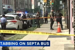 Man injured after stabbing on SEPTA bus; suspect sought