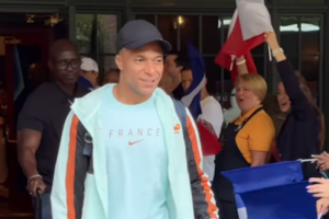 France’s World Cup squad bids adieu to Boston