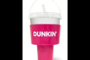 Wondering how to fit that 48-oz. iced coffee in your car? Don’t worry, Dunkin’ has got you