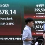 Asian shares mostly gain and South Korea and Japan recover some losses from AI stock sell-offs