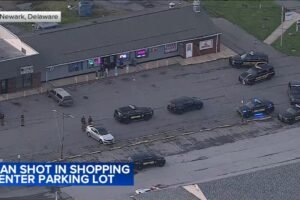 Shopping center shooting in Newark, Delaware leaves 1 man injured