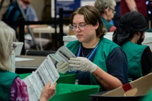 Judge reinstates pause on Trump order limiting mail ballots