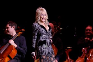 Tennessee’s Dolly Parton dies at 80 after a life of music and giving