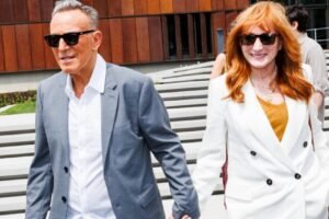 Bruce Springsteen, whose wife was treated in Boston, salutes Pan-Mass Challenge participants