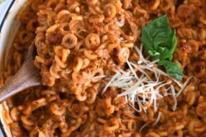Easy One-Pot Saucy Zucchini Pasta